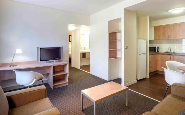 ibis Melbourne Hotel and Apartments - photo 3
