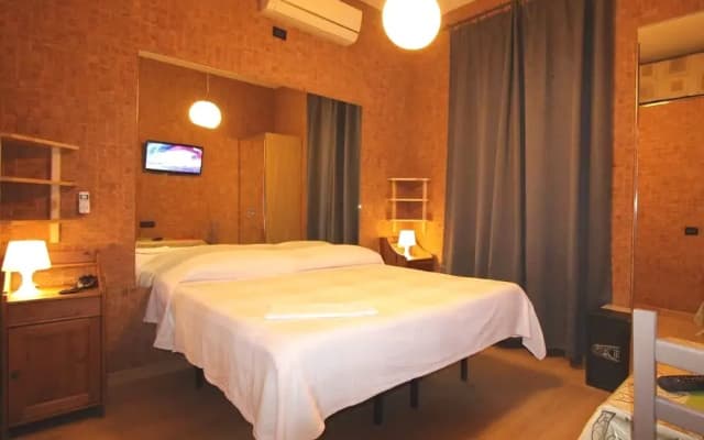 Roma Inn Hostel - photo 2