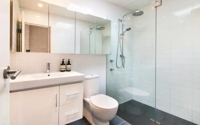 Darling Harbour Modern 2 Bedroom Terrace - photo 4