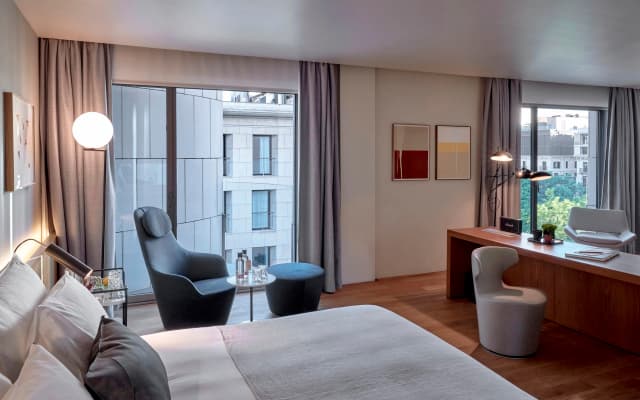 Sir Victor Hotel - photo 3