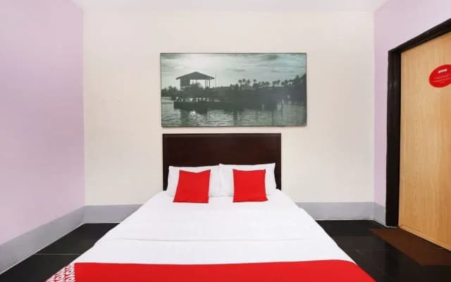 OYO 712 Hotel Corridor - photo 4