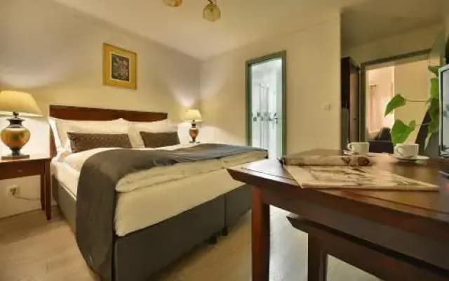 Nobles Apartments - photo 4