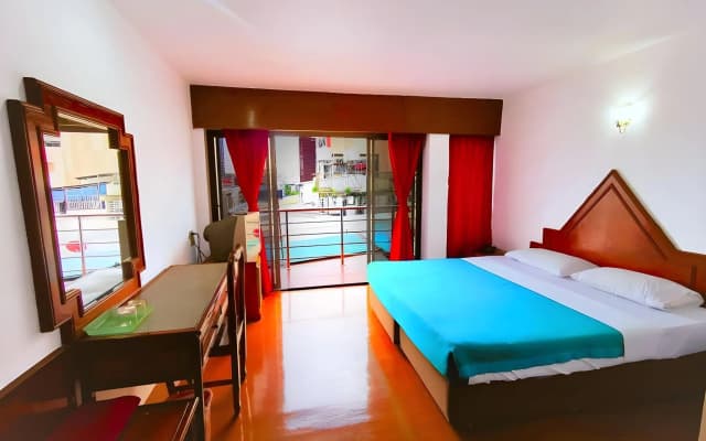 Highfive Hotel - photo 4