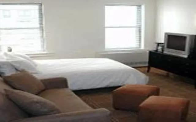 Central Park Apartments - photo 4