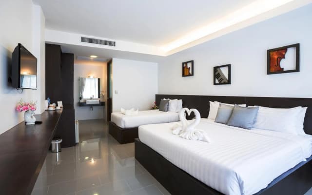 Phranang Place Hotel - photo 3