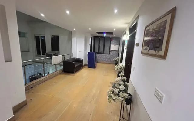 Hotel 82 Inn - photo 4