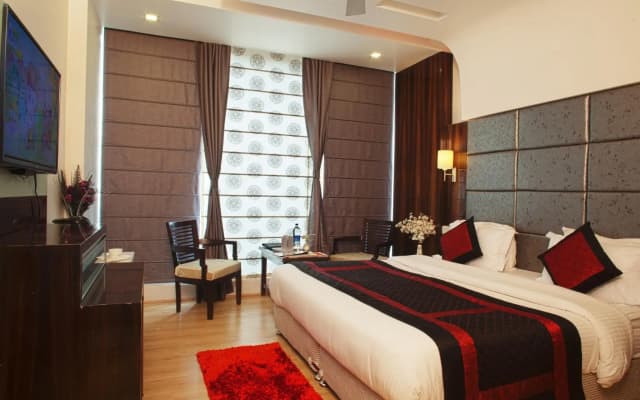 Hotel Delhi 55 @ New Delhi Railway Station - photo 4