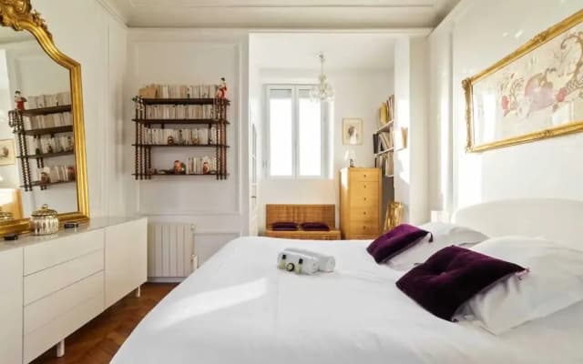 Stylish Vintage 3BR Apartment in Le Marais by GuestReady - photo 3