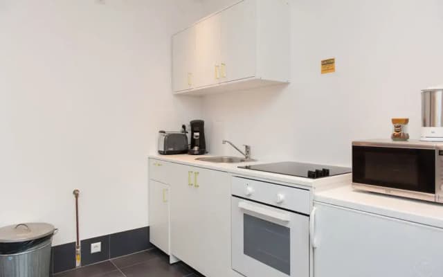 Dutch Rembrandt Apartments - photo 2