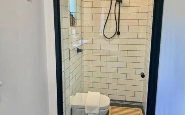 Stylish Private Studio, Close to Beach, WIFI, Parking - photo 4