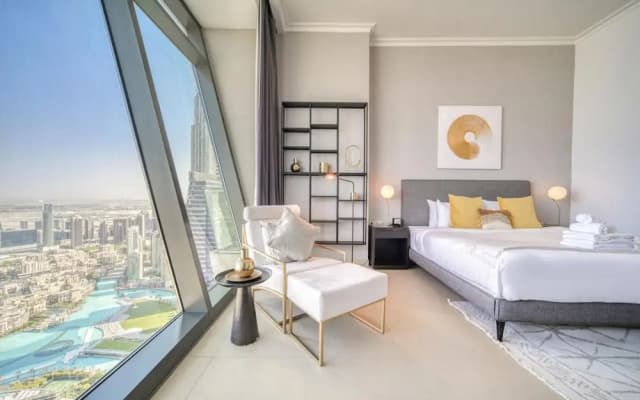 Contemporary Apt With Burj Khalifa View - photo 3