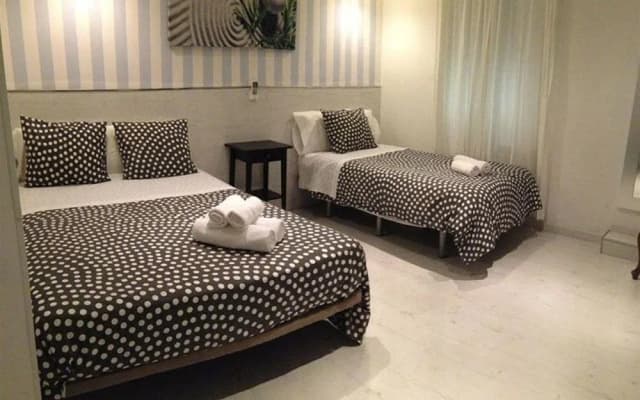 Hostal Mendoza - photo 4