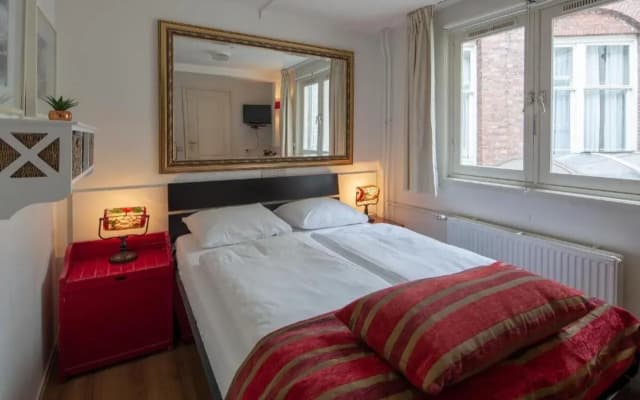 Amsterdam House Hotel - photo 3