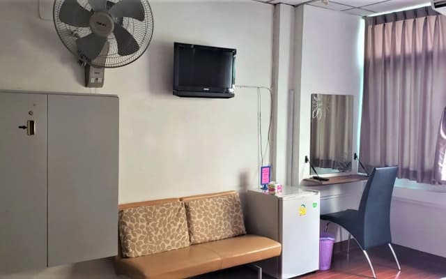 Khun Noy Apartment - photo 2
