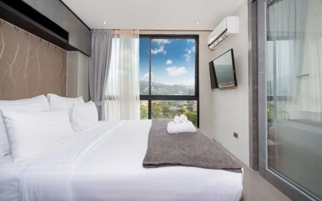 Premier Hill View Suite P708 at Citygate - photo 3