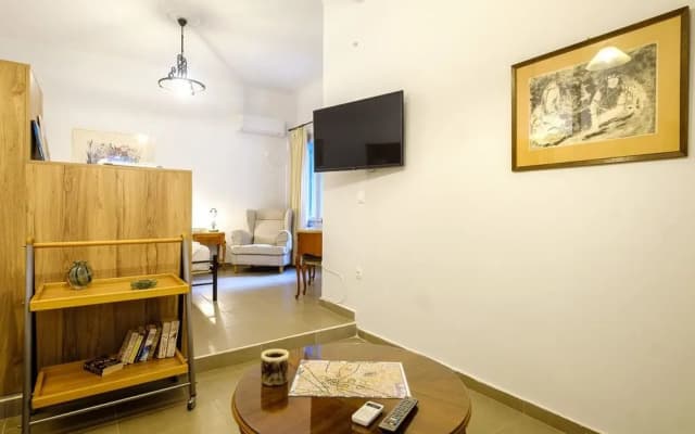 Welcoming Koukaki Hideaway by Cloudkeys - photo 3