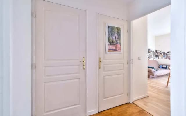 Nice 2 Room Apartment in Paris - photo 4