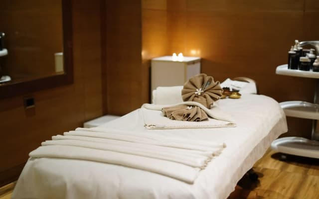 Radisson Blu Hotel New Delhi Paschim Vihar - photo 3