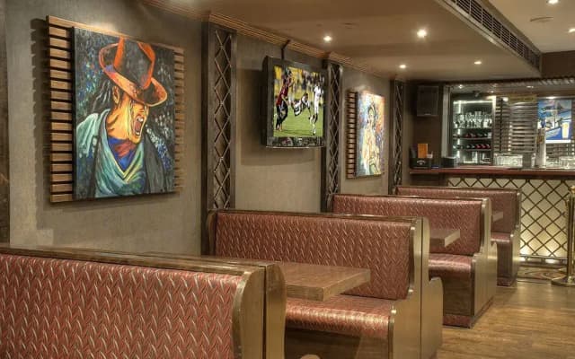 Boutique 7 Hotel & Suites - photo 2