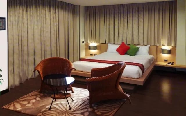 Karon Suite Apartment - photo 5