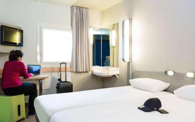 ibis budget Paris Porte de Montmartre Hotel - photo 3