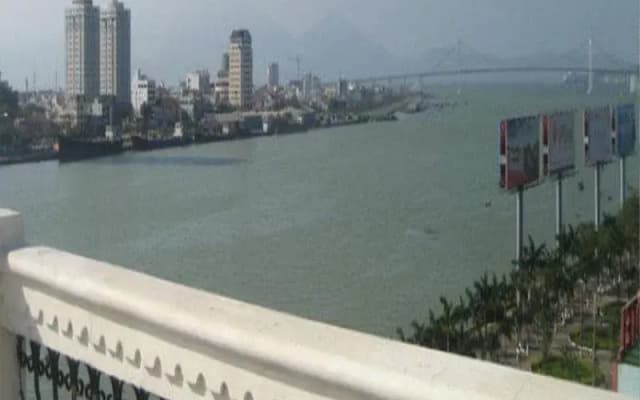 Y Van Hotel - photo 3
