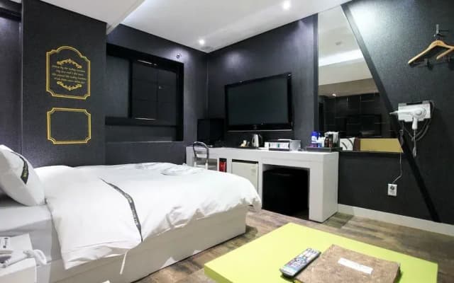 Max Hotel - photo 3