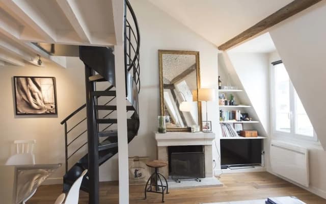 Eiffel Tower Duplex - photo 2