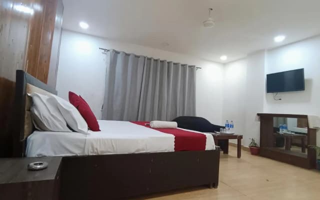 Mauryan Elite Hotel @ Devli Khanpur - photo 2