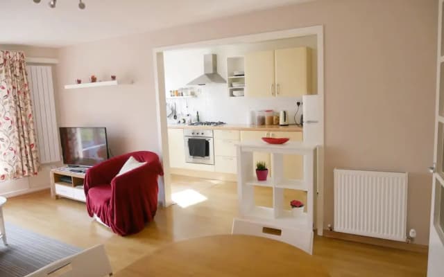Bright 2 Double Bedrooms Apartment - photo 3