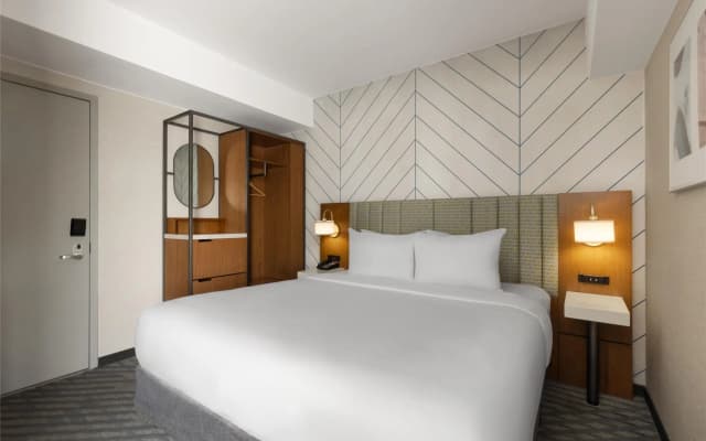 Hampton Inn Long Island City  NY - photo 3