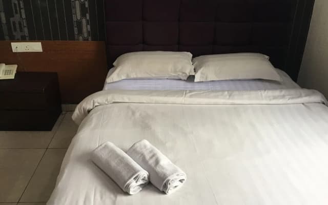 OYO 89856 MF Hotel - photo 4