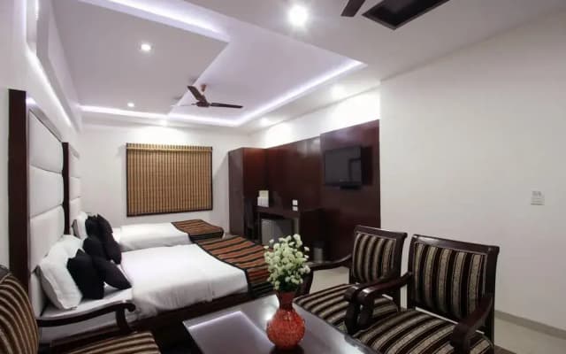 Hotel Mohan International - photo 5