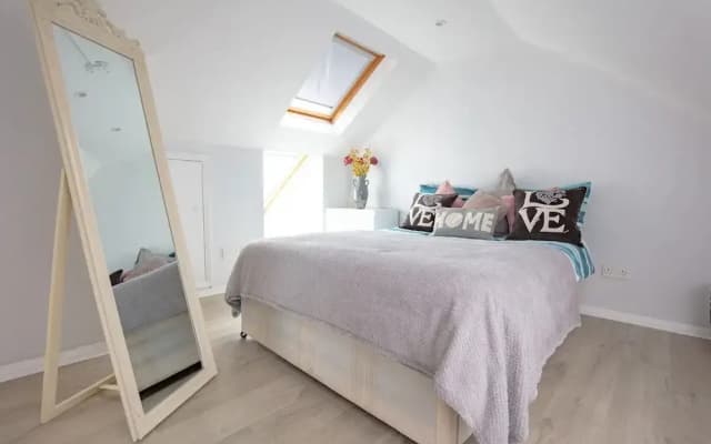 Hidden Gem Minutes From Heathrow Airport - photo 2