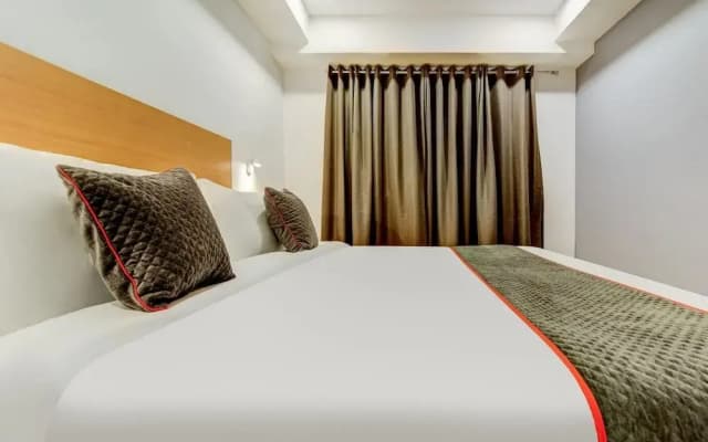 OYO Townhouse 115 Patel Nagar - photo 3