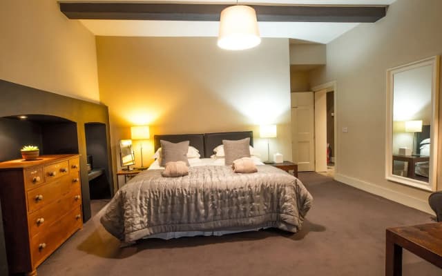 Six Brunton Place - photo 5