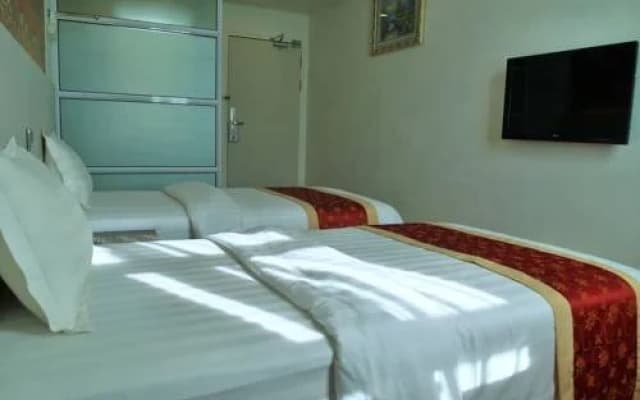 Studio8 Inn - photo 2