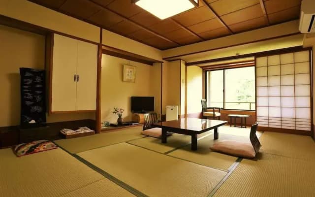 Momijiya Honkan Takao Sansou Ryokan - photo 5