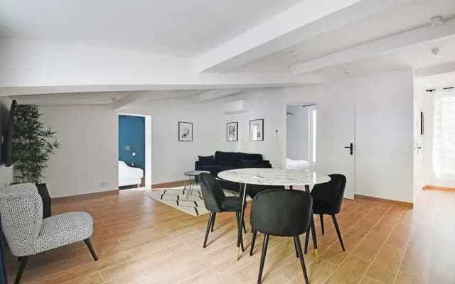Refreshing 2bd/6p Apartment - 18th ard - photo 5