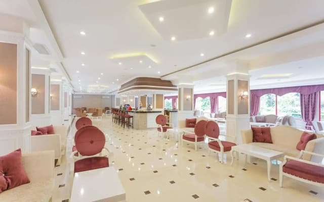 Galeri Resort Hotel - photo 2