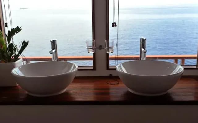 Theia Liveaboard - photo 3
