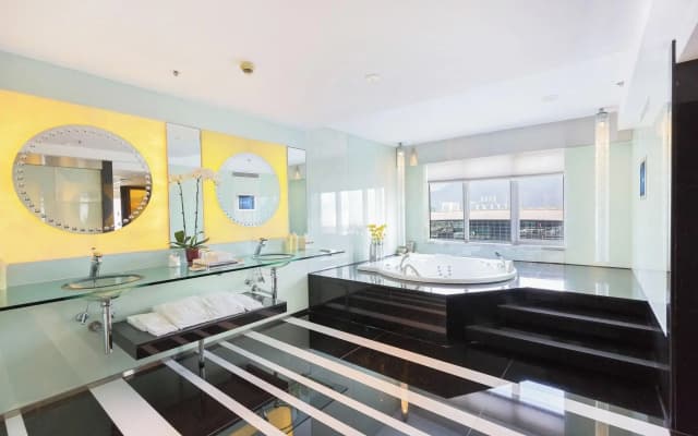 Regal Airport Hotel - photo 2