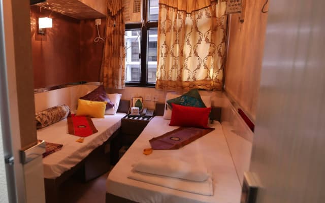 Temple Street Hotel - photo 3
