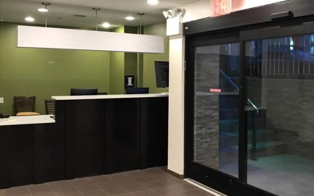 Sleep Inn near JFK AirTrain - photo 4