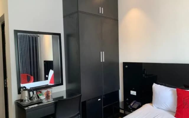 Anh Hong Hostel - photo 5