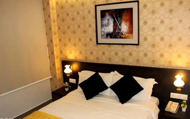 The Ninety Six Boutique Hotel - photo 2