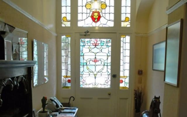 Bonnington Guest House - photo 2
