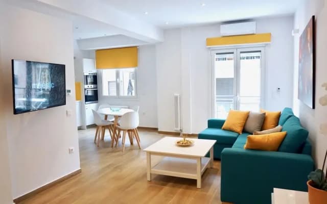 Warm & Spacious Apt in Athens - photo 2