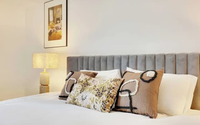 Elegant Apartment - 2bd/6p - Avenue Montaigne - photo 2