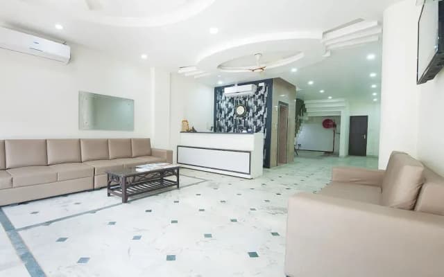 Hotel Wow Inn - photo 2